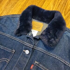 Levi's Denim Jacket Girls Large Blue Faux Fur Collar Trucker Style New